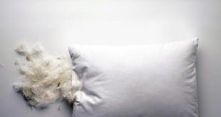 Как в домашних условиях постирать подушки перьевые?